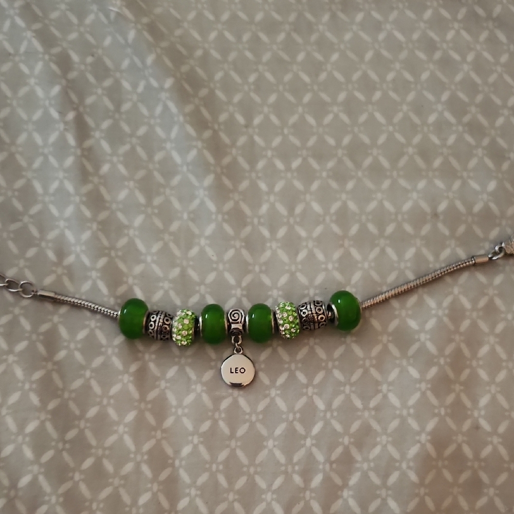 Zodiac Leo Green and Silver Beaded Bracelet